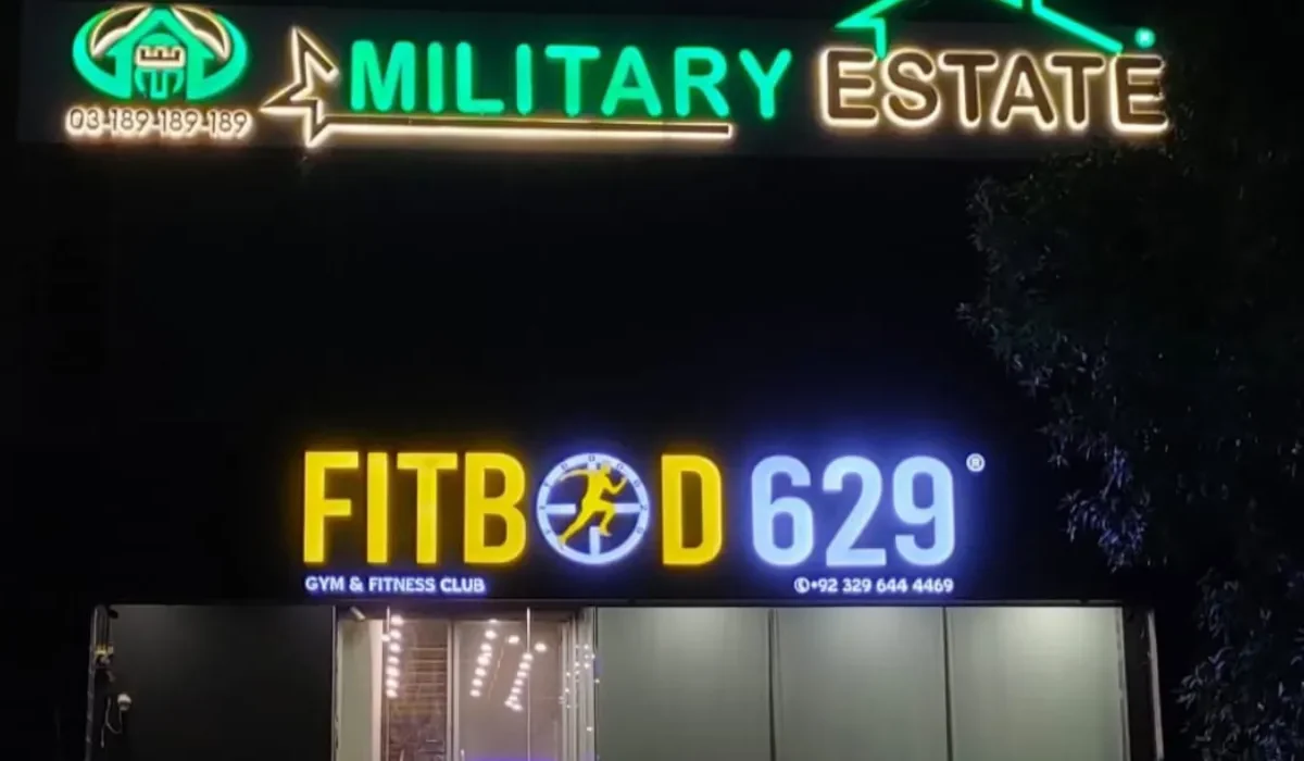 Signage installation & customization Solution